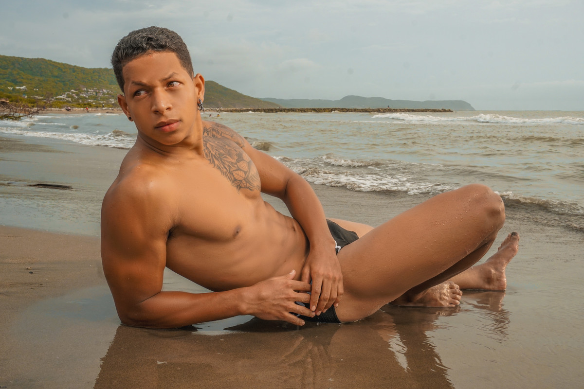 Oct 2023 - Drakejhonson_ is a Top Model on UN Cams